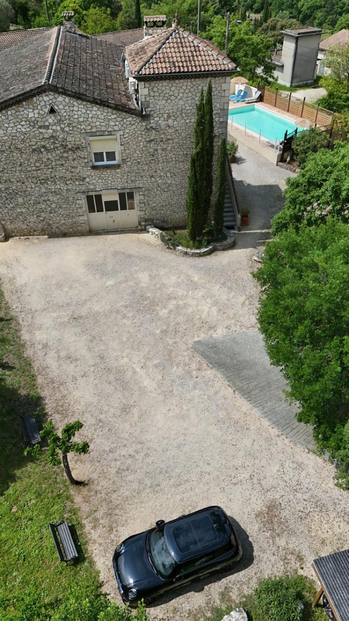 Gîtes Le Mas du Vieux Chêne Salavas Exterior foto